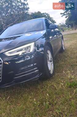 Седан Audi A4 2017 в 