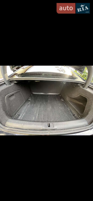 Седан Audi A4 2011 в Ивано-Франковске