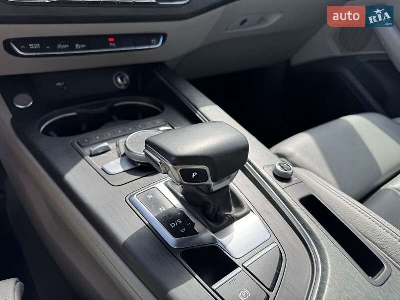 Седан Audi A4 2017 в Стрые