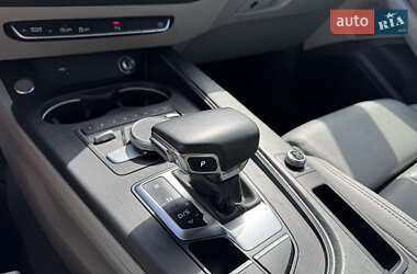 Седан Audi A4 2017 в 