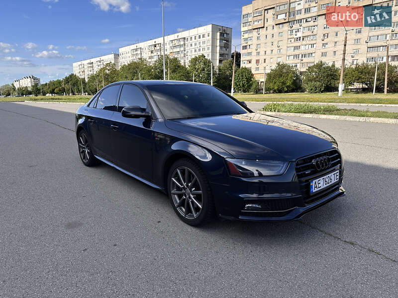 Седан Audi A4 2014 в Харькове