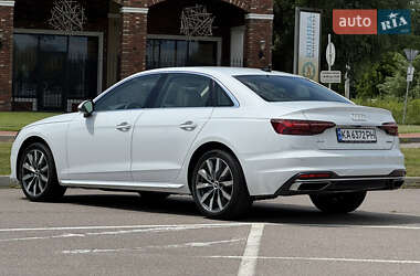 Седан Audi A4 2021 в 
