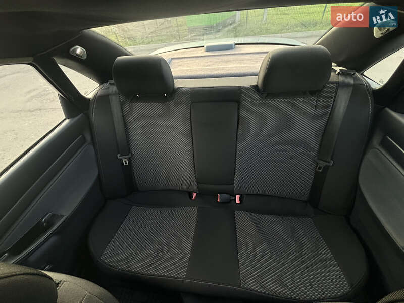 Седан Audi A4 1996 в Яремче