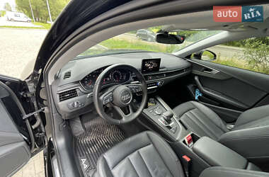 Седан Audi A4 2019 в 