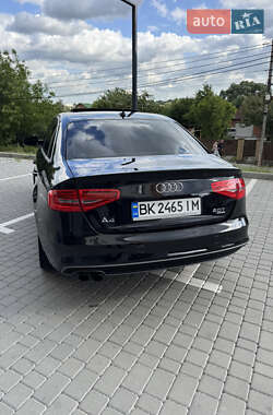 Седан Audi A4 2015 в 