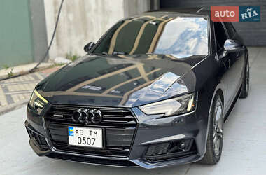 Седан Audi A4 2016 в 
