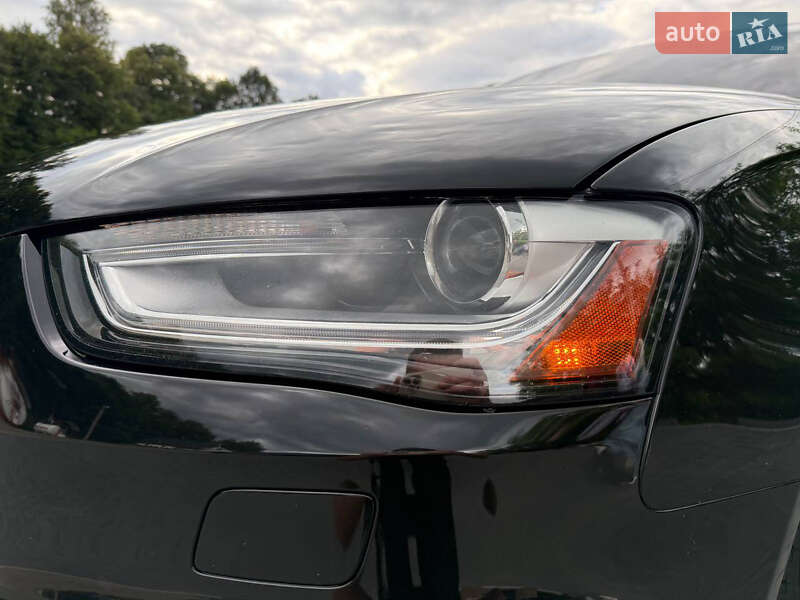 Седан Audi A4 2014 в Львове