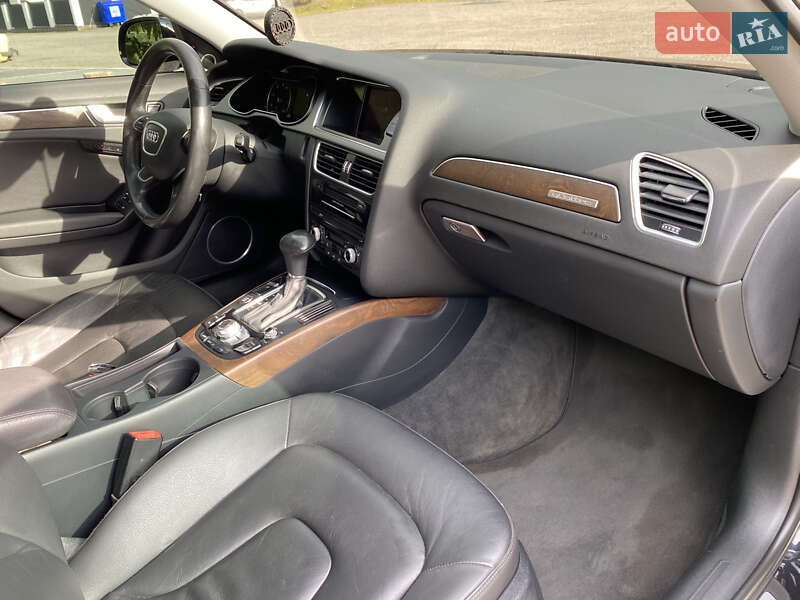 Седан Audi A4 2014 в Львове