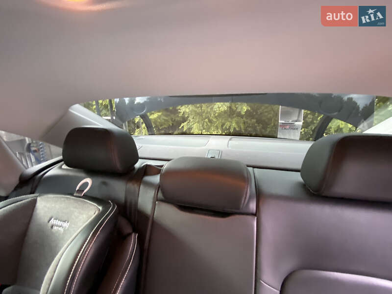 Седан Audi A4 2014 в Львове