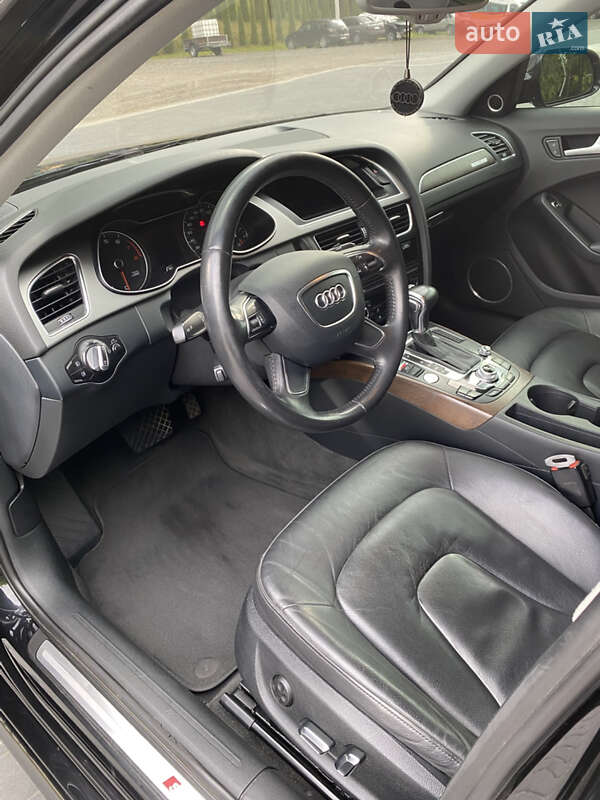 Седан Audi A4 2014 в Львове