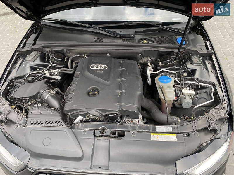 Седан Audi A4 2014 в Львове
