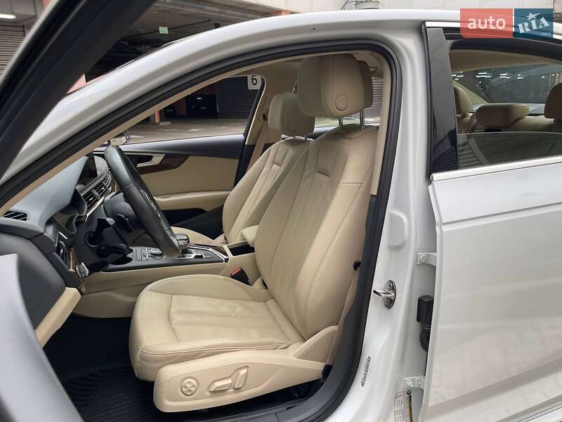 Седан Audi A4 2016 в Киеве