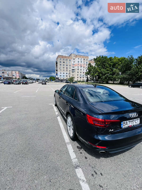 Седан Audi A4 2017 в Кропивницком