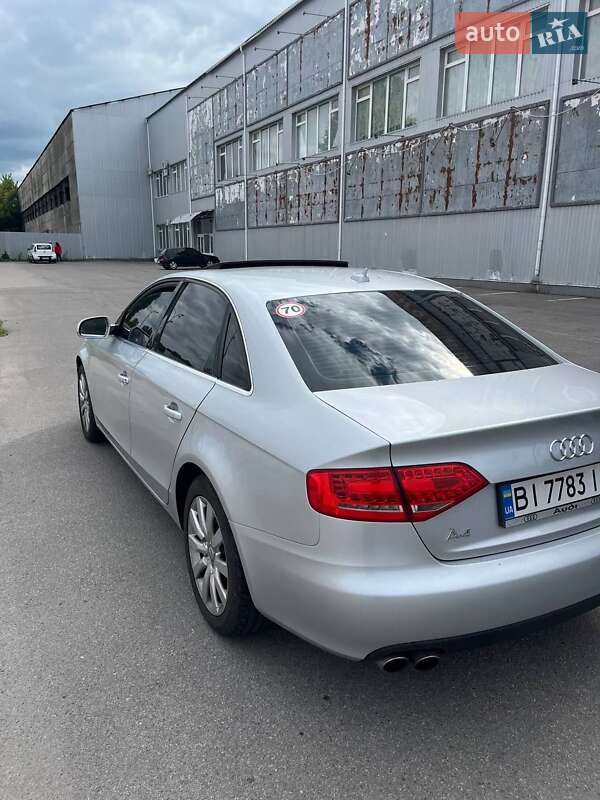 Седан Audi A4 2012 в Полтаве