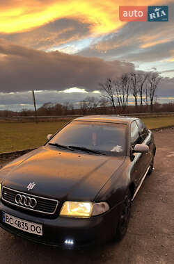Седан Audi A4 1996 в 