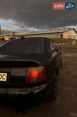 Седан Audi A4 1996 в 
