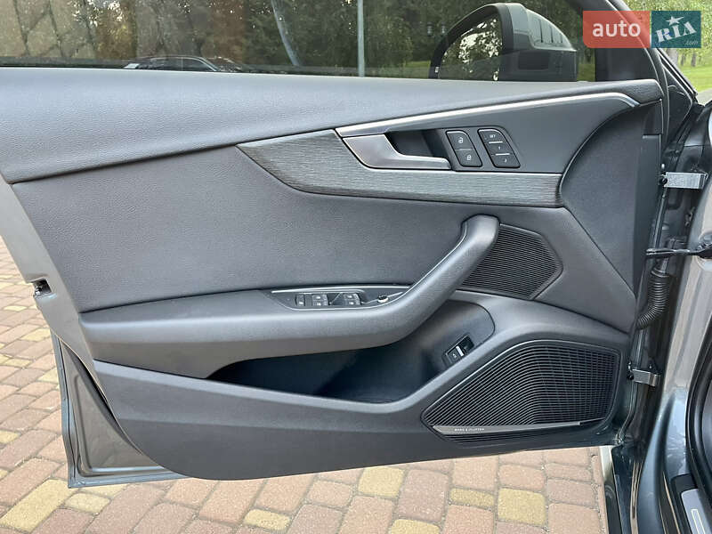 Седан Audi A4 2016 в Харькове