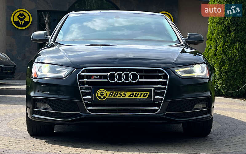 Седан Audi A4 2013 в Львове