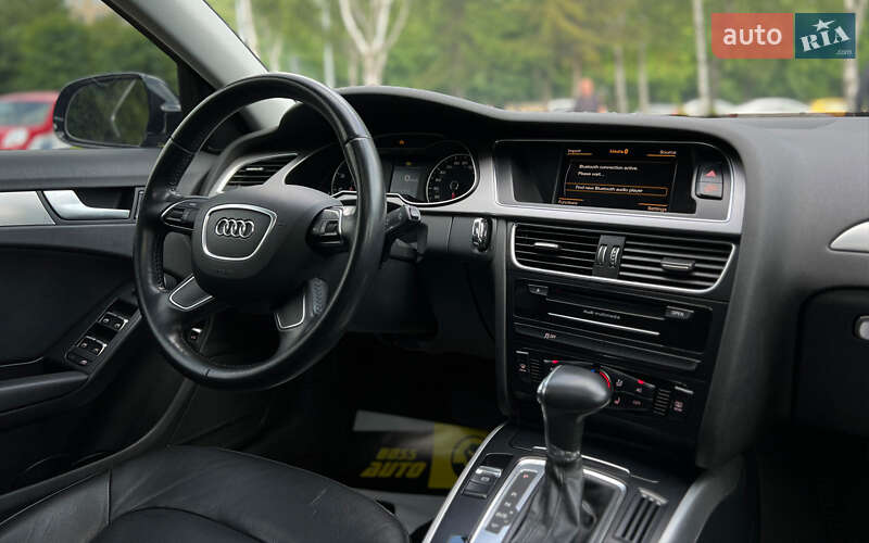 Седан Audi A4 2013 в Львове