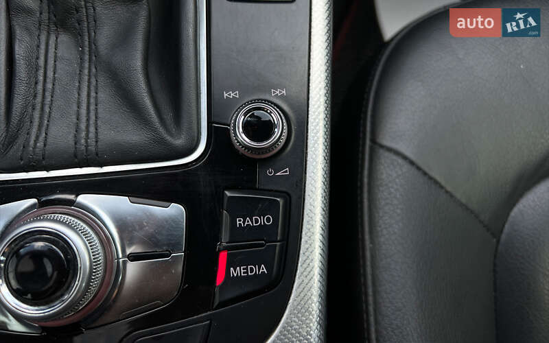 Седан Audi A4 2013 в Львове