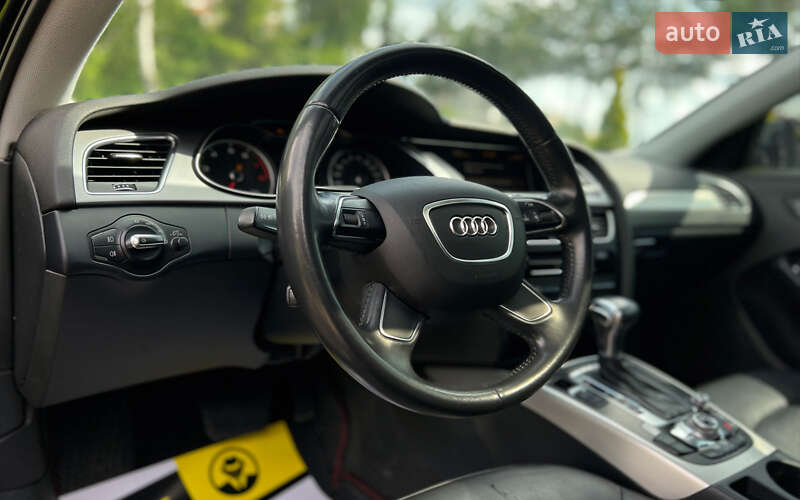 Седан Audi A4 2013 в Львове