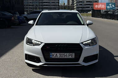 Седан Audi A4 2016 в 
