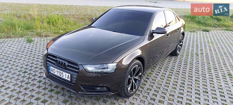 Седан Audi A4 2013 в 