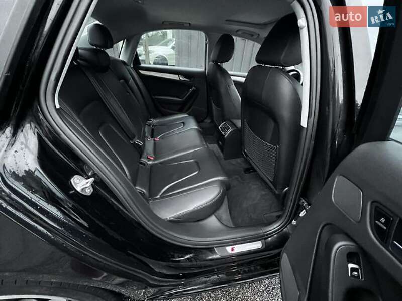 Седан Audi A4 2015 в Львове