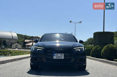 Седан Audi A4 2016 в 