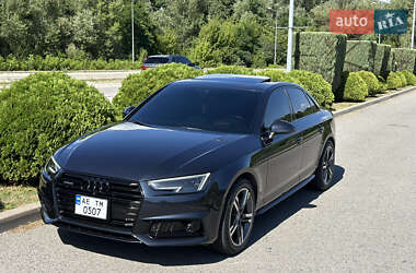 Седан Audi A4 2016 в 