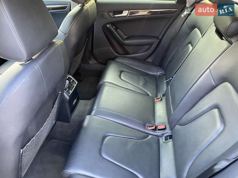 Седан Audi A4 2013 в Киеве