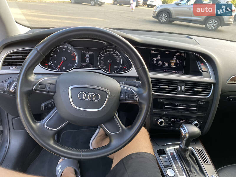 Седан Audi A4 2013 в Киеве