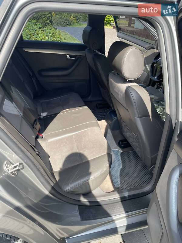 Универсал Audi A4 2003 в Надворной