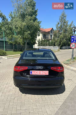 Седан Audi A4 2013 в 