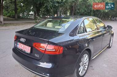Седан Audi A4 2015 в 