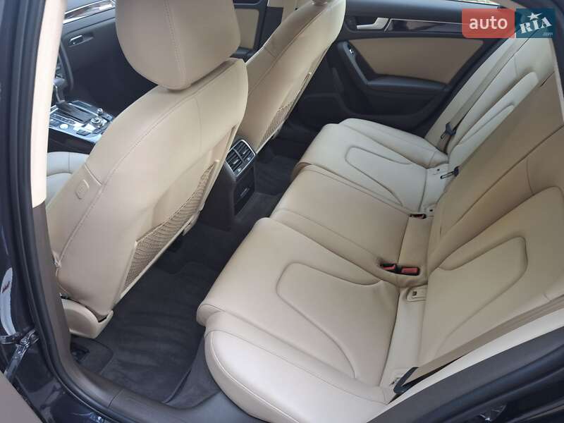 Седан Audi A4 2015 в Каменец-Подольском