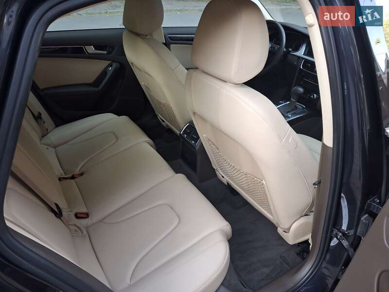 Седан Audi A4 2015 в Каменец-Подольском