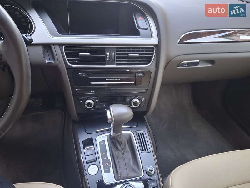 Седан Audi A4 2015 в Каменец-Подольском
