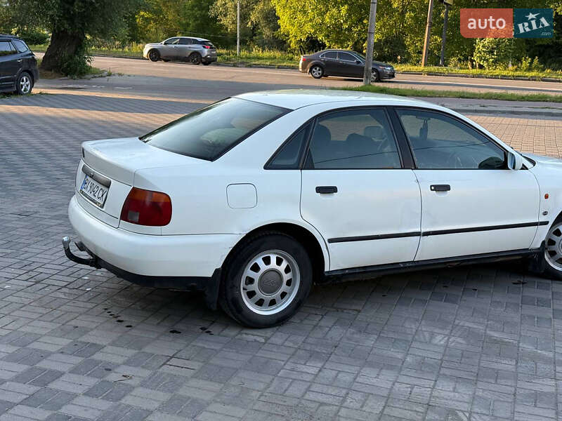 Седан Audi A4 1996 в Хмельницком