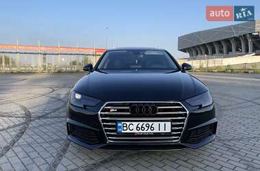 Седан Audi A4 2019 в 