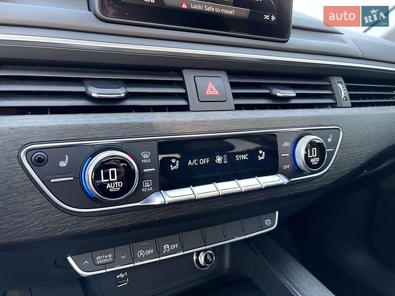 Седан Audi A4 2019 в Львове