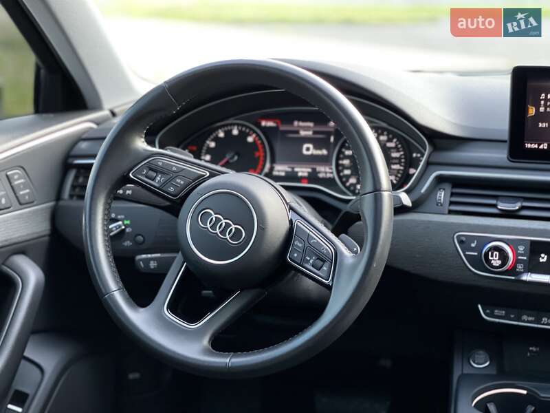 Седан Audi A4 2019 в Львове