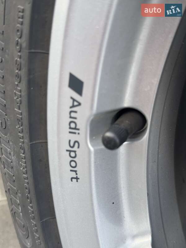 Седан Audi A4 2023 в Киеве