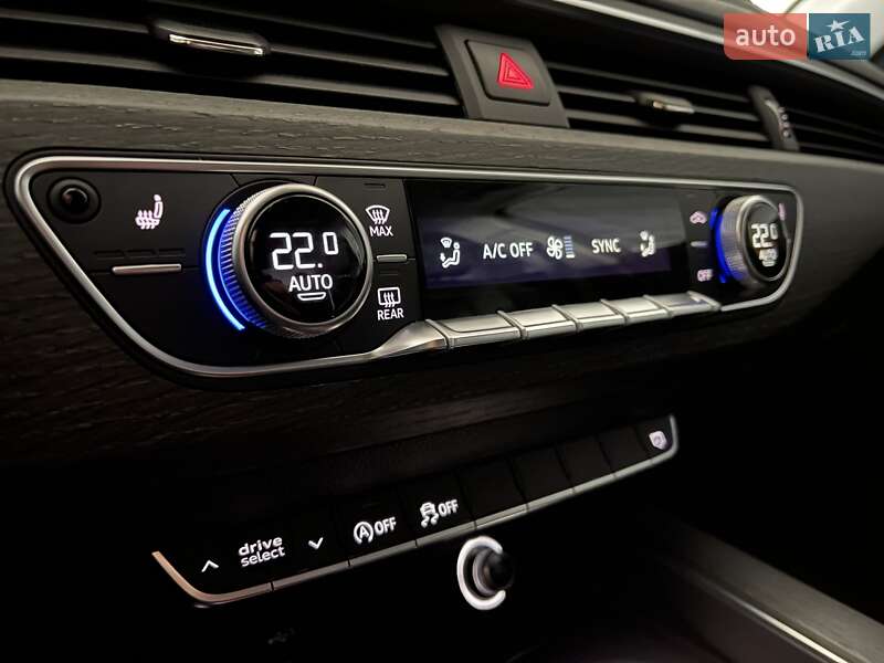 Седан Audi A4 2019 в Львове