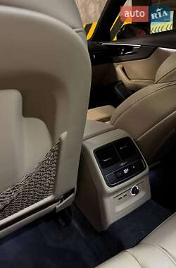 Седан Audi A4 2020 в 