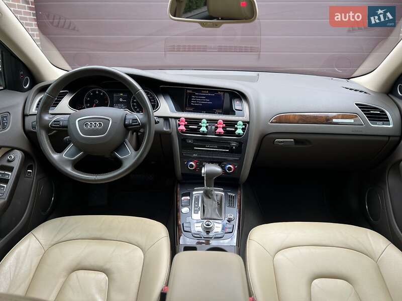 Седан Audi A4 2014 в Днепре