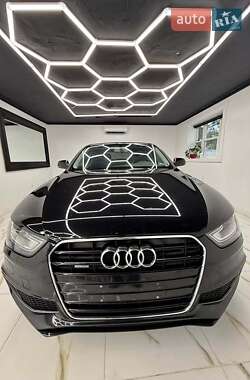 Седан Audi A4 2015 в Львові