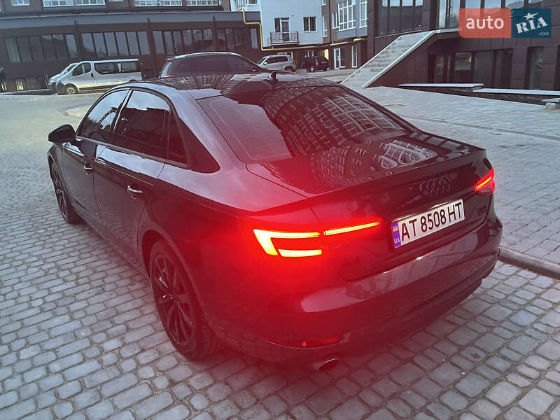 Седан Audi A4 2015 в Камені-Каширському