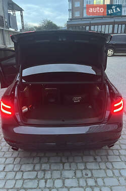 Седан Audi A4 2015 в Камені-Каширському