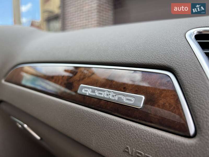Седан Audi A4 2014 в Днепре